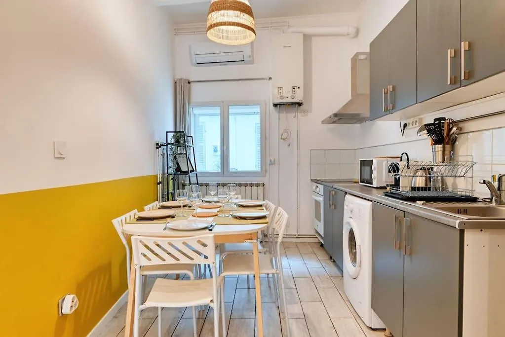 Thibaud - T4 Terrasse A 15 Min A Pied Du Metro Apartment Marseille