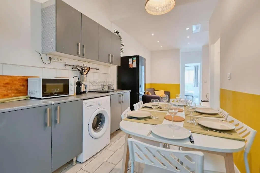 Thibaud - T4 Terrasse A 15 Min A Pied Du Metro Apartment Marseille France