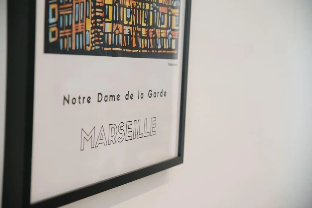 Thibaud - T4 Terrasse A 15 Min A Pied Du Metro Apartment Marseille France